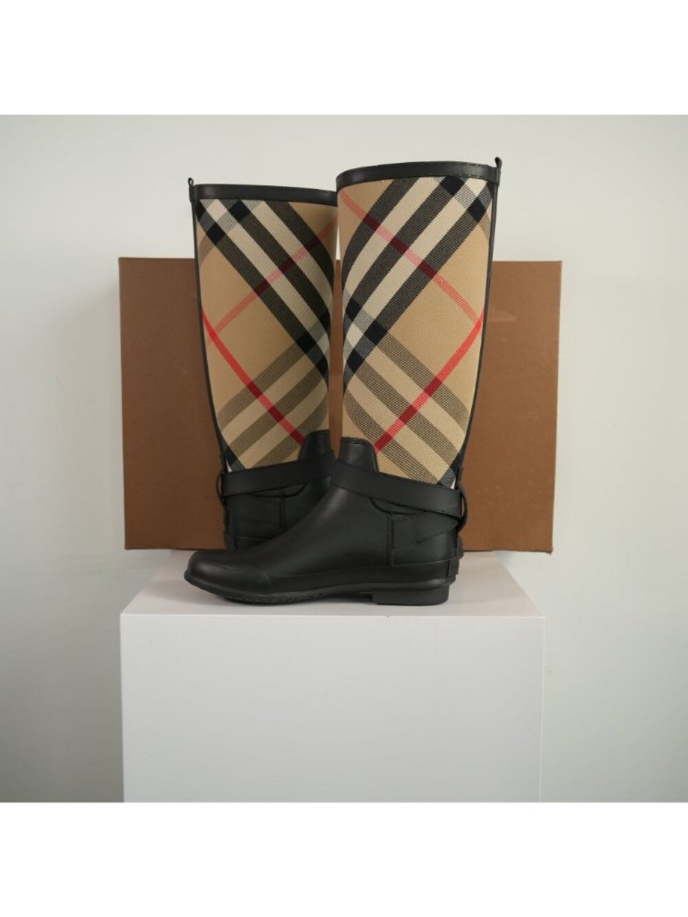Burberry Simeon Vintage Check Rain Boots Size 37 With Box - Picture 2 of 7